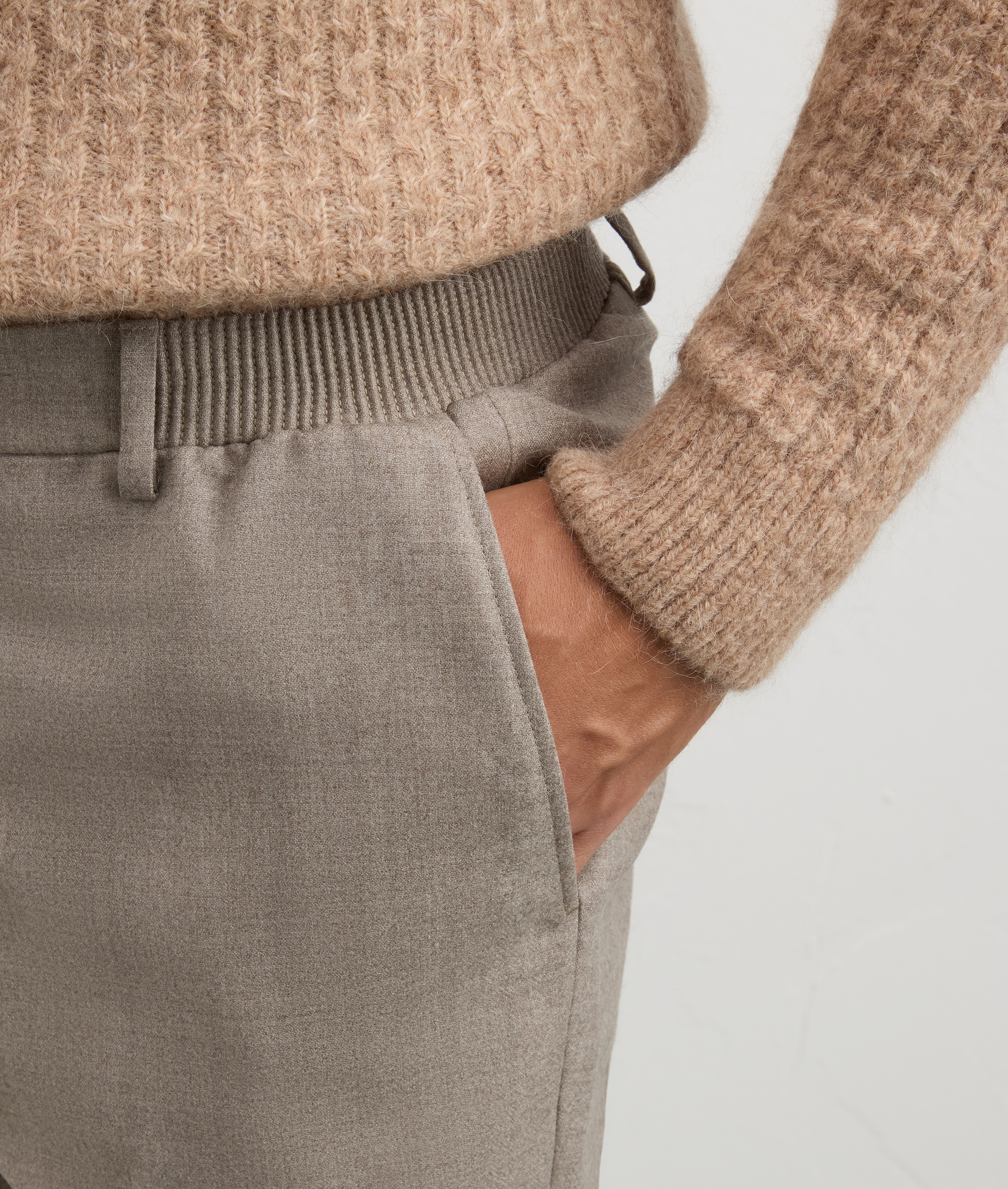 pantaloni da uomo flat front regular fit con elastico laterale marrone scuro | Pal Zileri