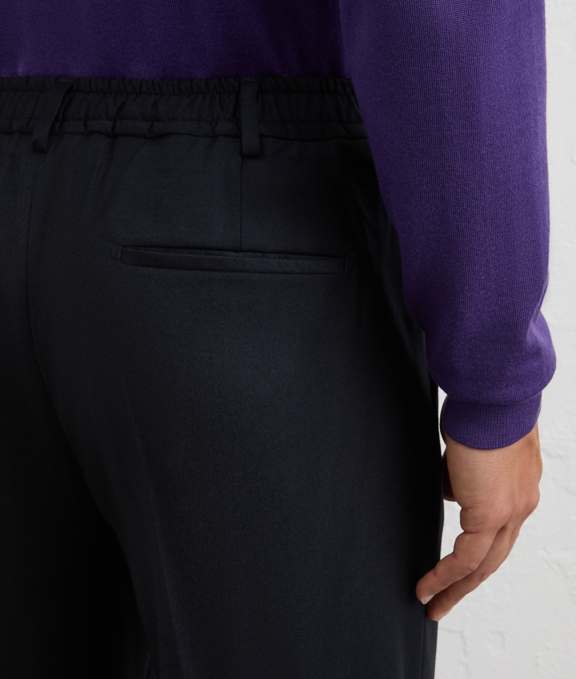 men trousers with belt in virgin wool and cashmere navy blue | Pal Zileri