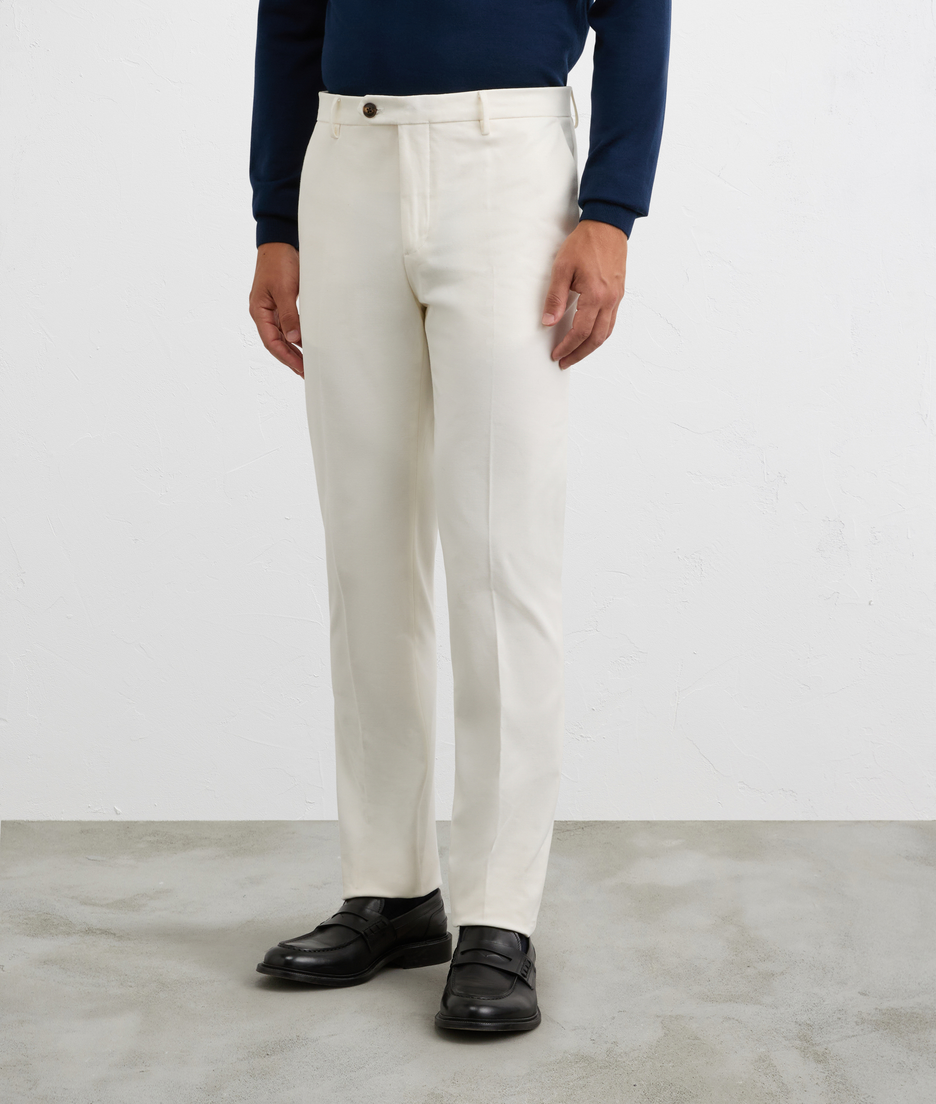 white flat front chinos in cotton and elastane | Pal Zileri