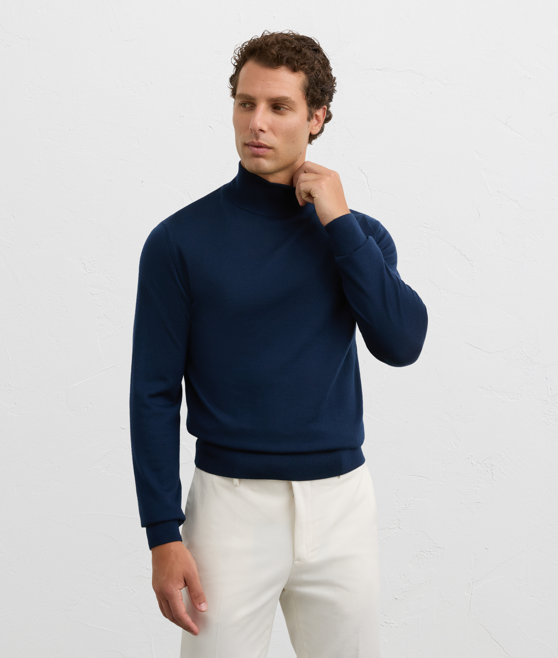 navy blue turtleneck in regular fit effortless wool | Pal Zileri