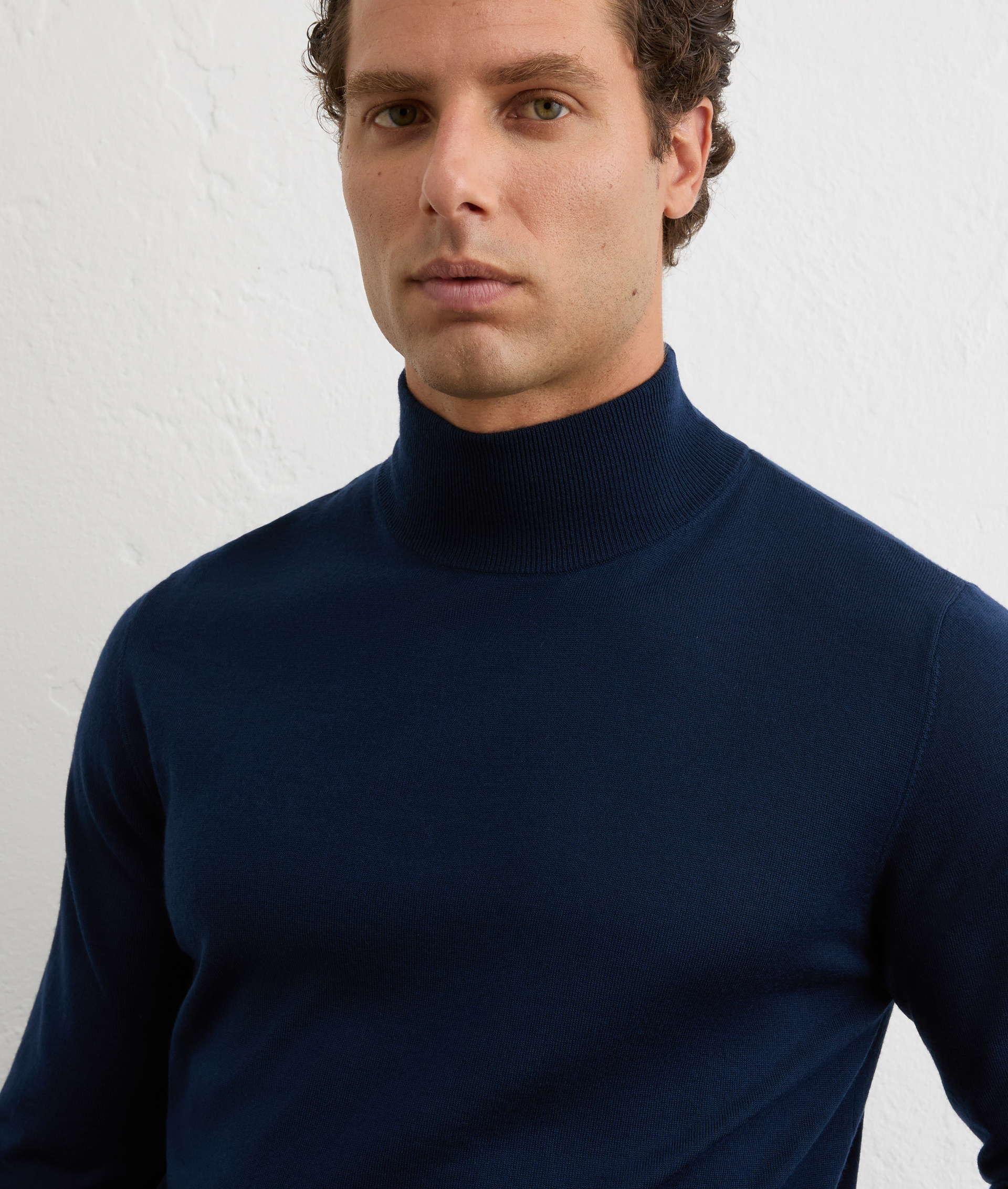 navy blue turtleneck in regular fit effortless wool | Pal Zileri