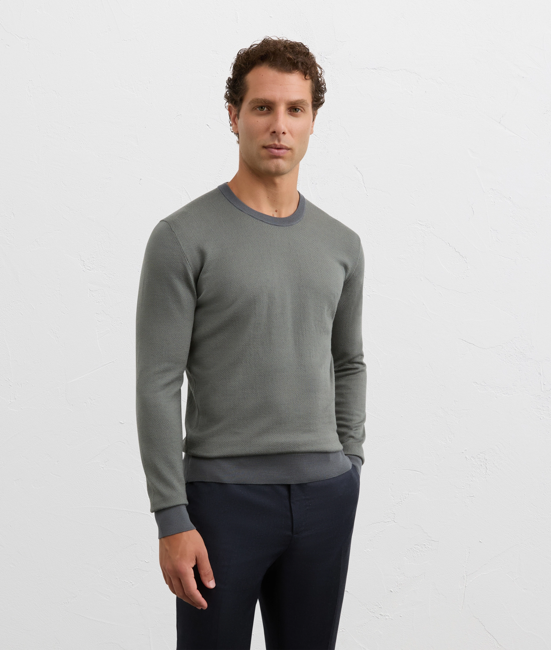 regular fit long sleeve crew neck sweater in grey merino wool | Pal Zileri