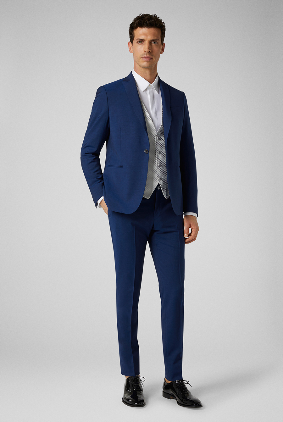 Gilet in satin della linea Cerimonia con allacciatura a quattro bottoni | Pal Zileri