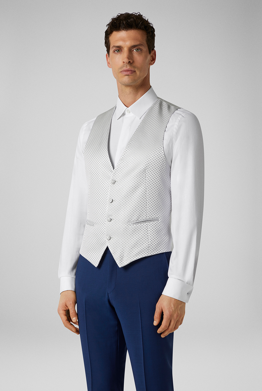 Gilet in satin della linea Cerimonia con allacciatura a quattro bottoni | Pal Zileri